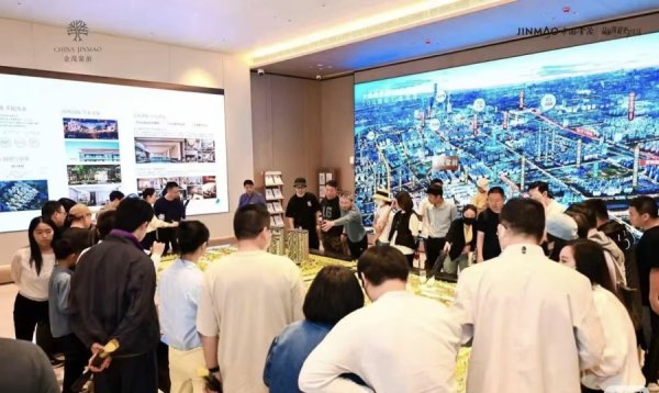 老虎配资 上海楼市“五一”局部现热浪，多个新盘认购率破“100%”